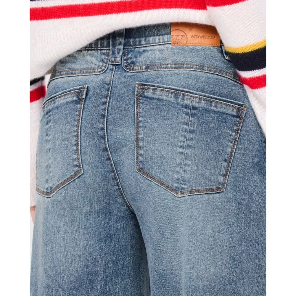 Wit & Wisdom‎ Skyrise Round Up Seamed Wider Leg Jeans Mid Blue Artisinal Size 4